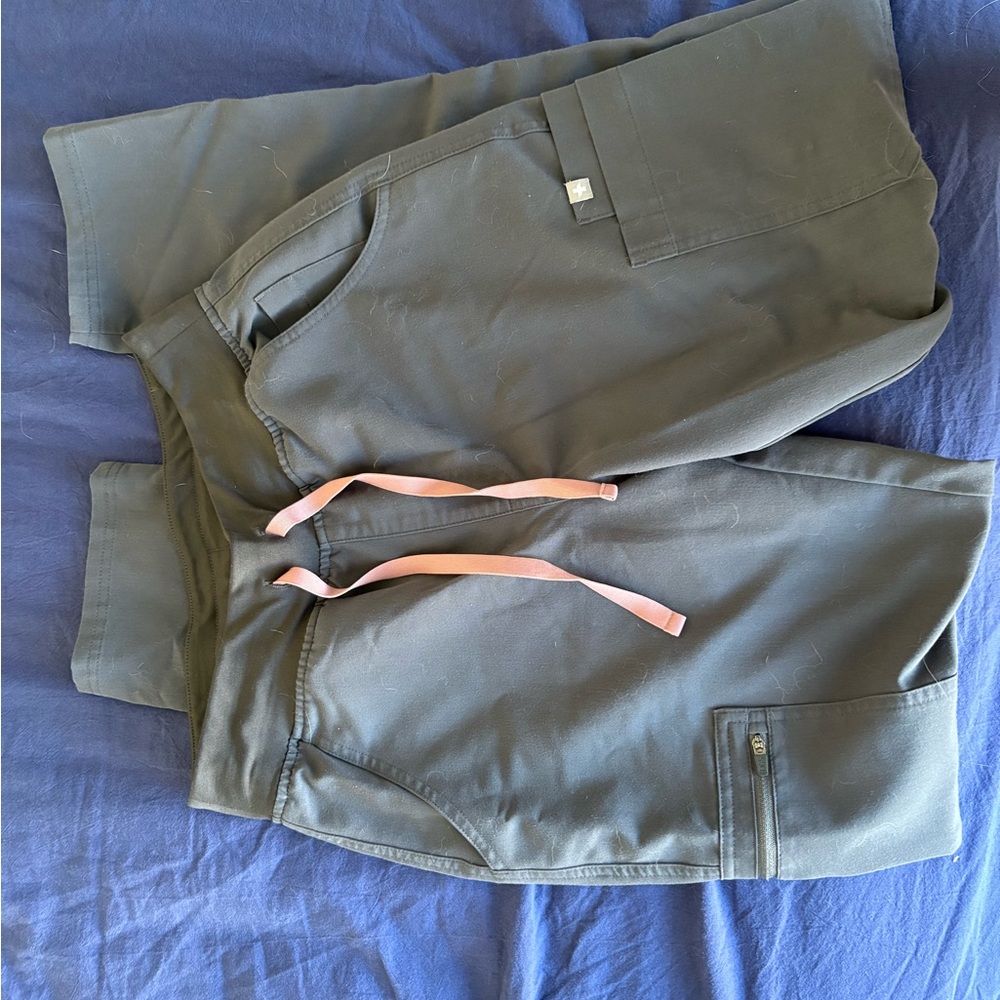 Figs Gray Scrub Top - Picture 4 of 7